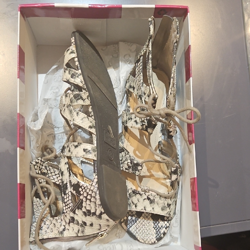 Circus by Sam Edelman Black and White Sandals